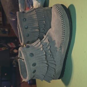 Minnetonka Double Fringe Side Zip Boots